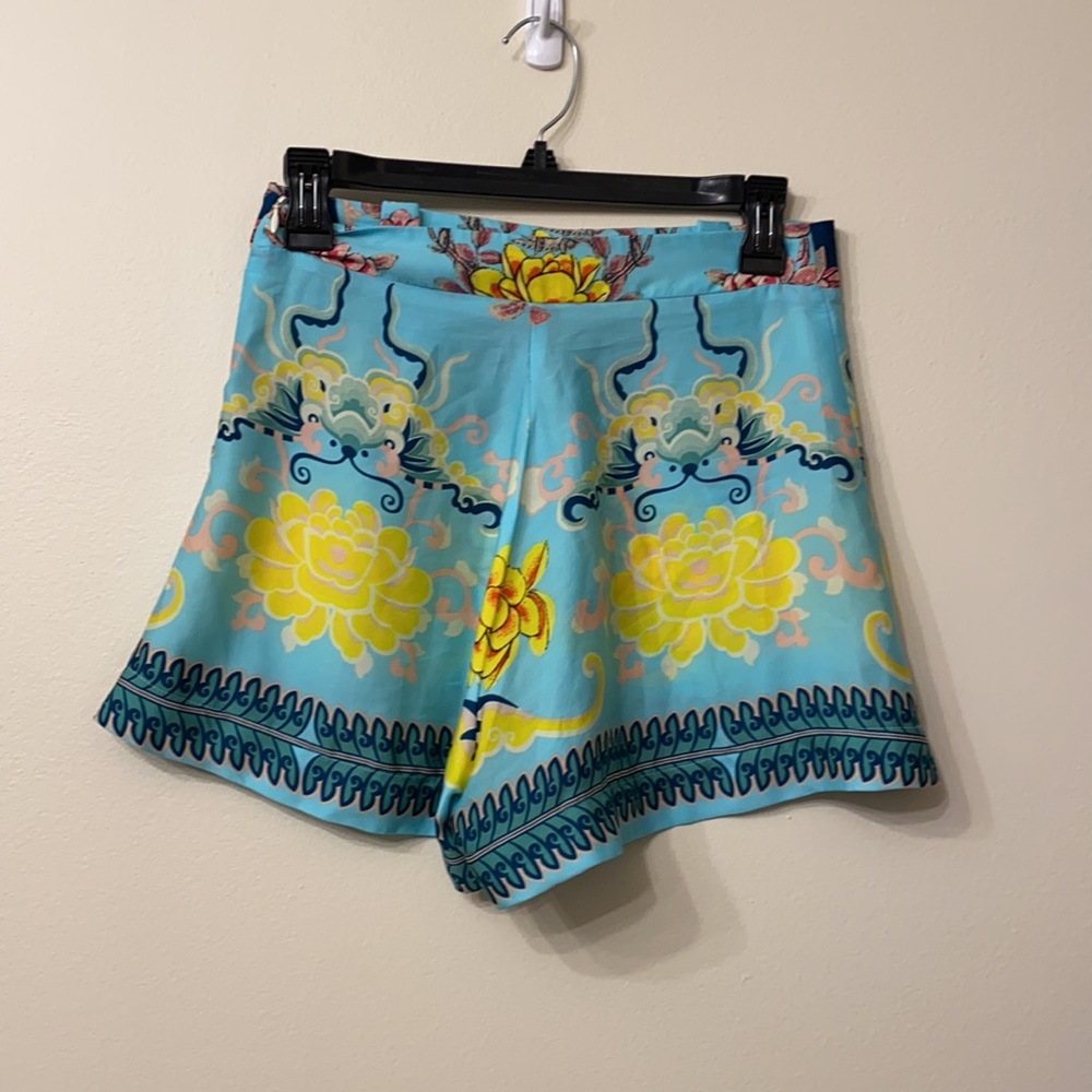 FARM Rio Anthropologie Floral Shorts - Picture 4 of 5